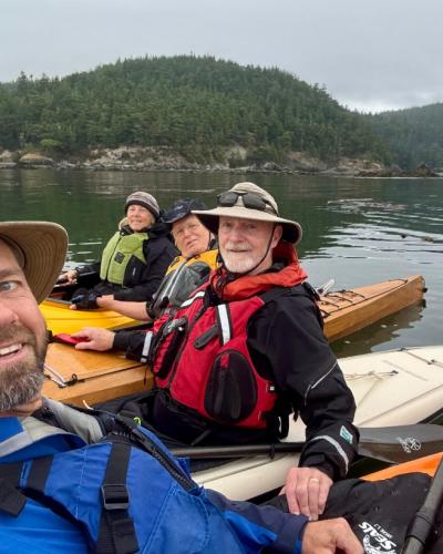 Skagit MRC volunteer kayakers surveying Coffin Rocks in Bowman Bay. (Skagit MRC)