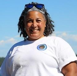 Head shot of Chris Mantegna