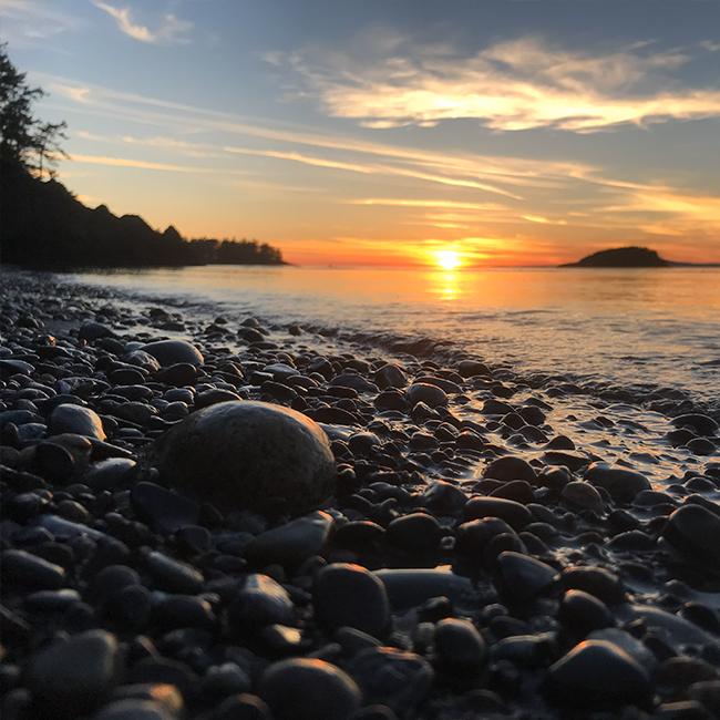 Rocky shoreline Deception Pass. Photo Jessica Owens